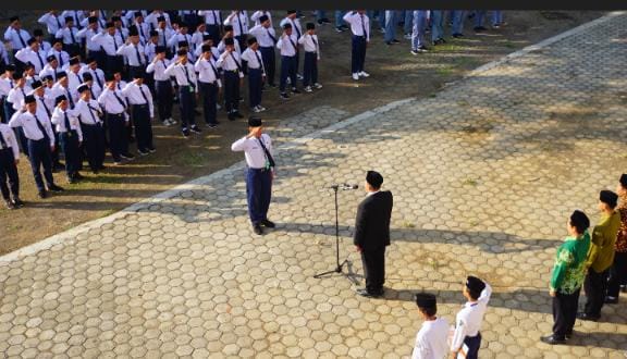Semarak HUT RI ke-80, Santri Ponpes Asy-Syifa’ Muhammadiyah Blimbingrejo Kobarkan Semangat Juang